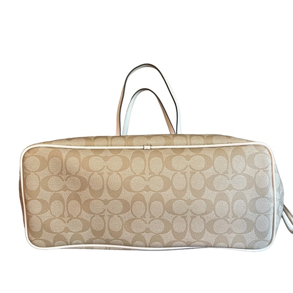 Authentic Coach Drawstring Carryall Bag - Picture 8 of 10